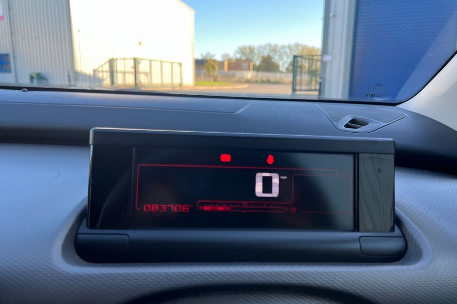 2015 (15) Citroen C4 Cactus Flair Blue Hdi 1.6