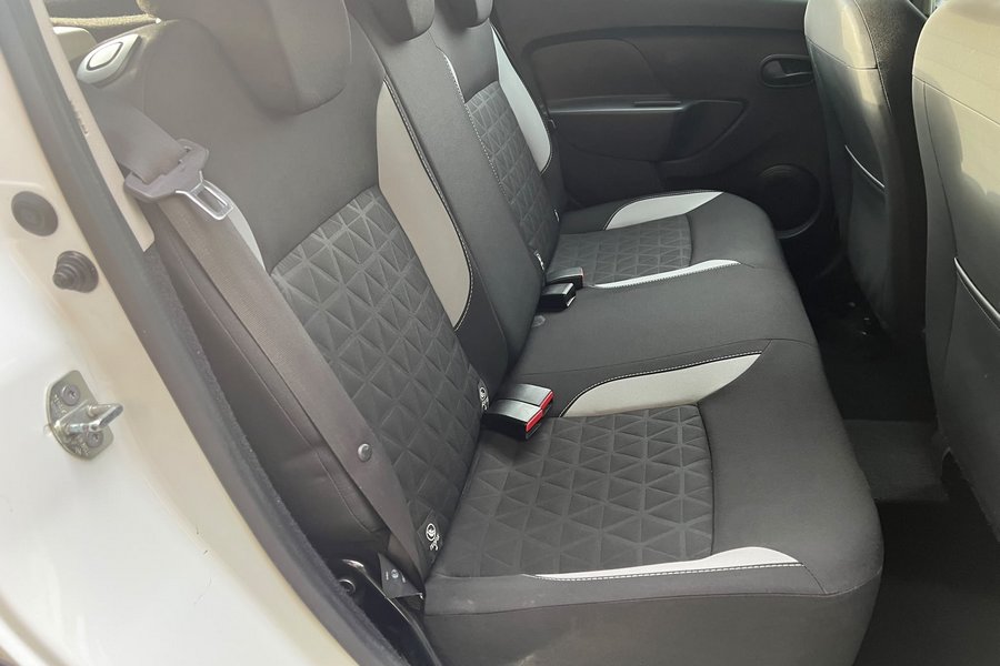 2015 (15) Dacia Sandero Stepway 0.9TCE Laureate  