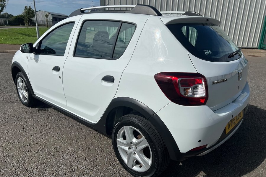 2015 (15) Dacia Sandero Stepway 0.9TCE Laureate  