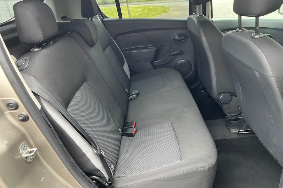 2014  (64) Dacia Sandero Ambience Tce 0.9 