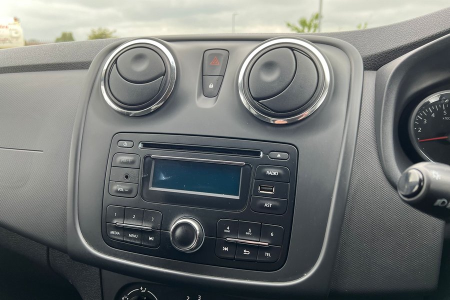 2014  (64) Dacia Sandero Ambience Tce 0.9 