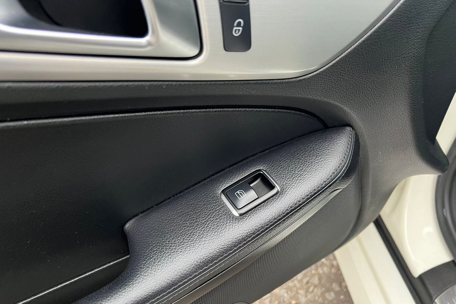 2012 (12) Mercedes 250 SLK AMG Sport CDI Automatic 